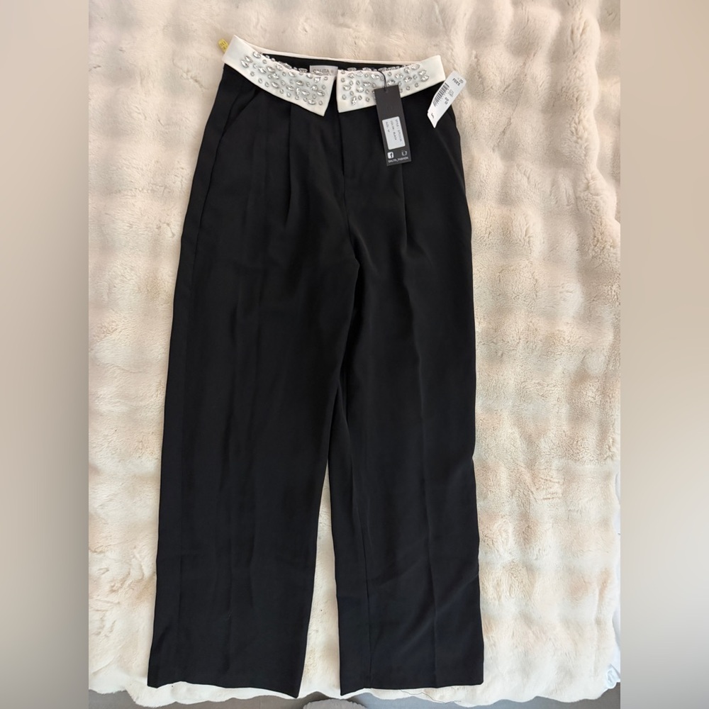 Embellished Waistband Straight-Leg Pants in Black